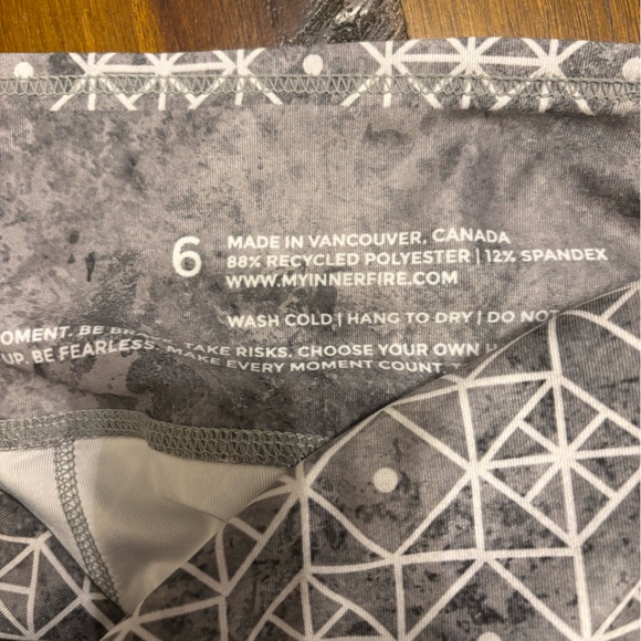 Innerfire leggings 🇨🇦 - Picture 2 of 2